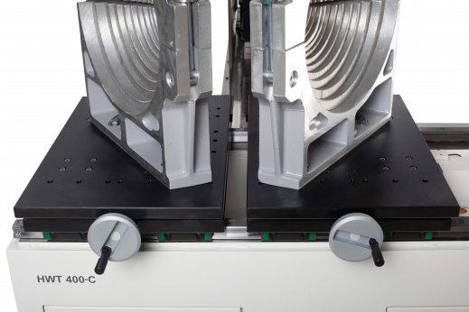 HWT 400 Tisch.jpg